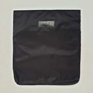 Tandi black laptop sleeve